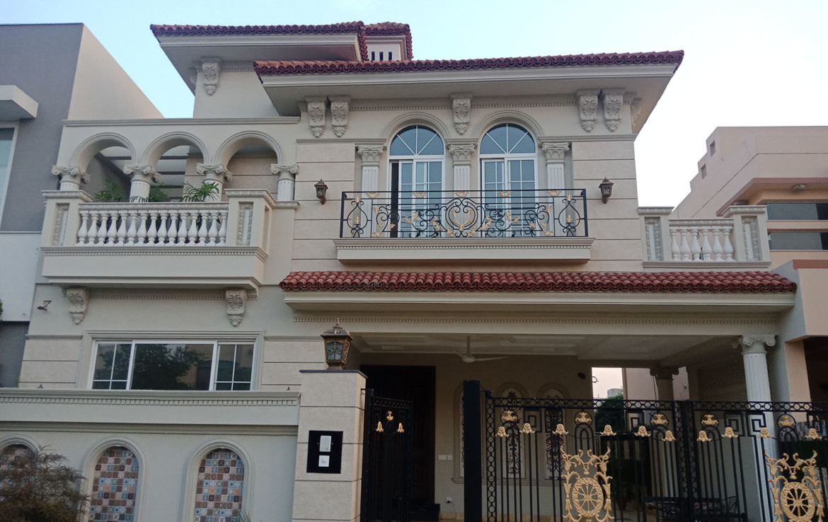 10 Marla Luxury house for sale in DHA Phase 5